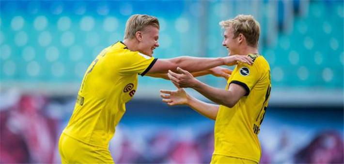  哈兰德替补双响助多特逆转斯图加特  