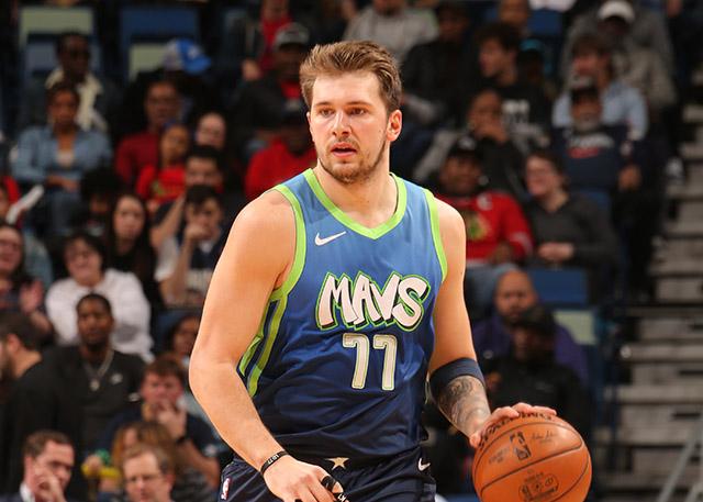  东契奇三双数追平魔术师约翰逊  